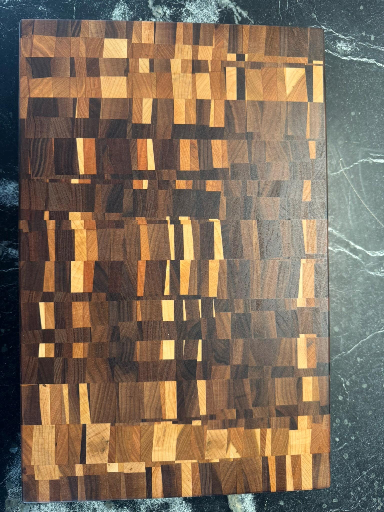 Chaos End Grain Cutting Board (Slim Large)