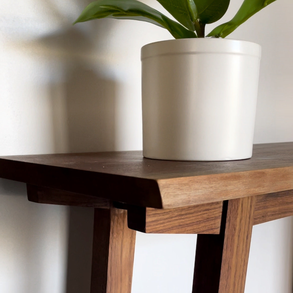 Walnut Entryway Table - Broad Shoulders Woodworks